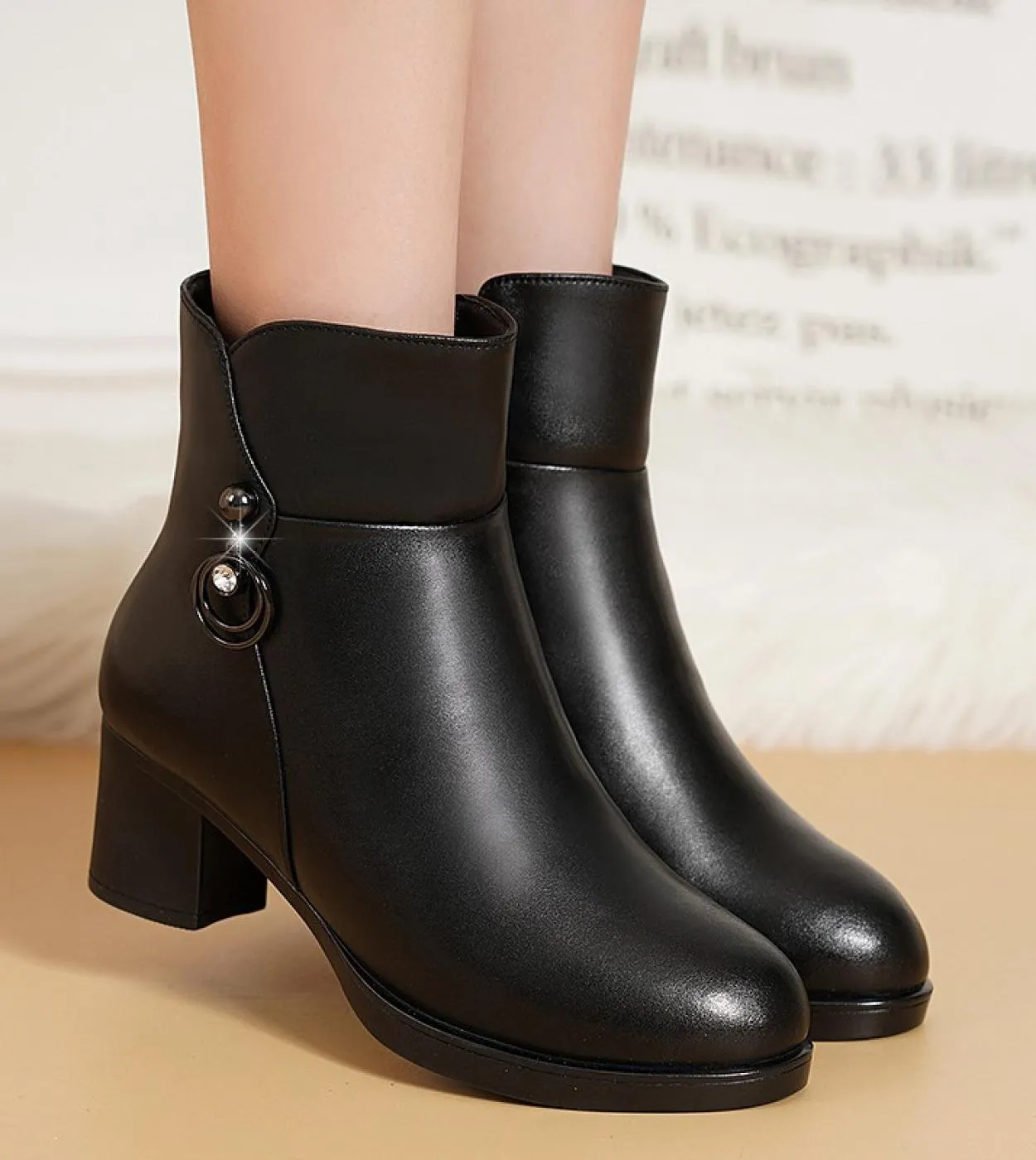 2022 di Nuovo Modo Delle Donne In Pelle Morbida Stivaletti Tacchi Alti Scarpe Con Cerniera Calda Lana Stivali Invernali Per Le D