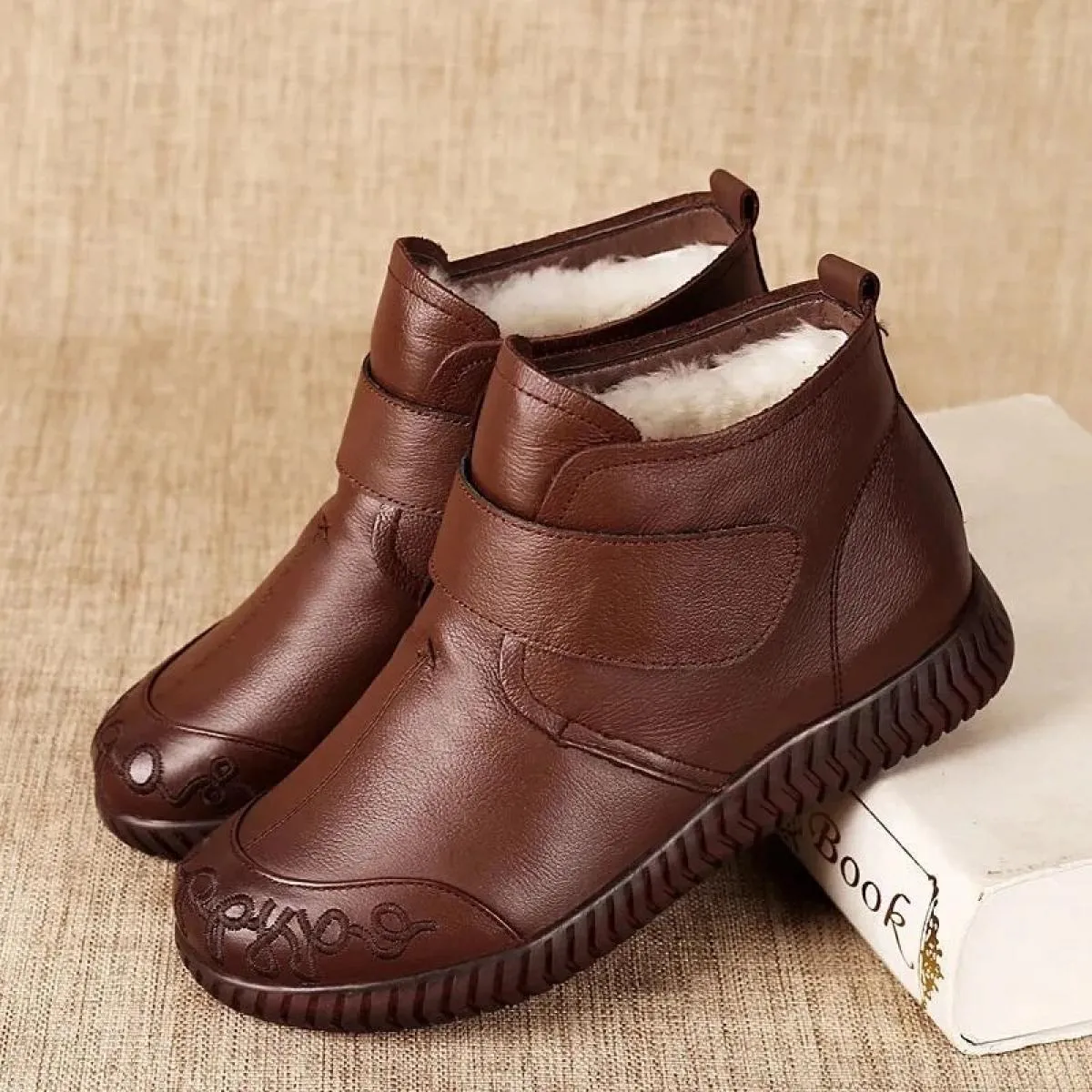 2023 stivaletti in vera pelle da donna nuovi scarpe con fondo spesso in peluche scarpe calde invernali calzature alla moda di gr