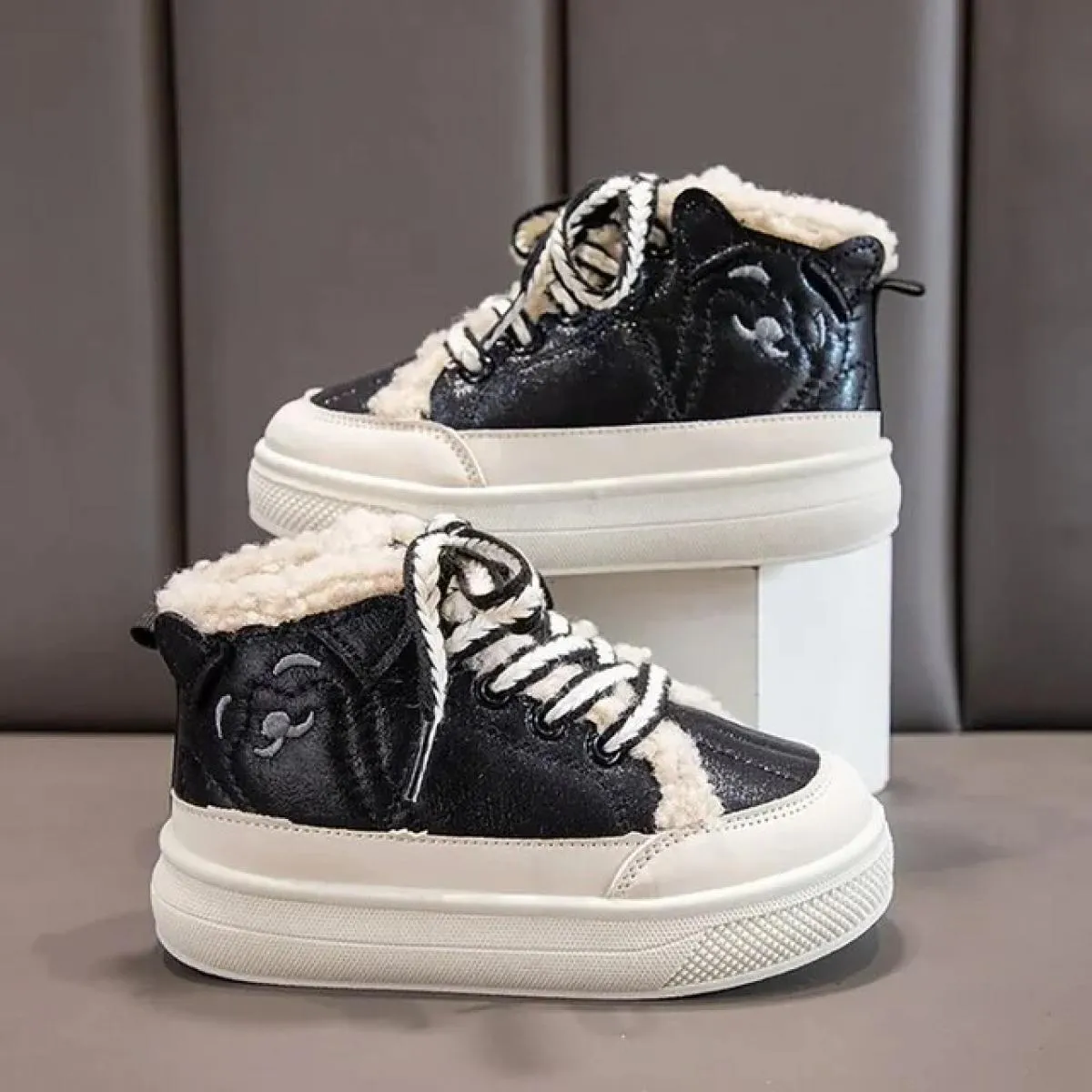 2024 stivaletti invernali in peluche per bambini ragazzi ragazze nuove scarpe di cotone calde stivali da neve in pelle pu per di