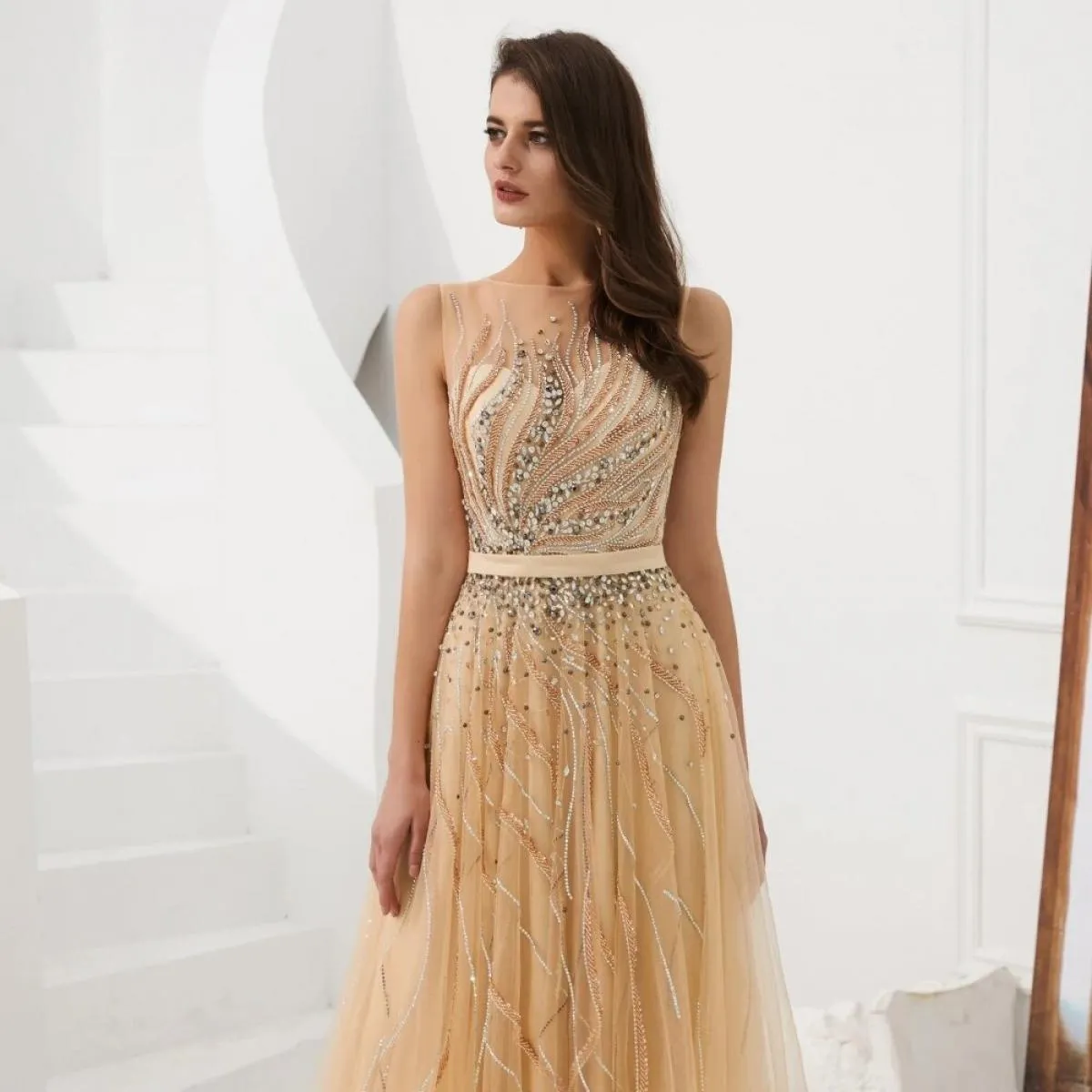 Abiti da sera eleganti di linea A Abito lungo formale grigio oro di lusso lungo per le donne Abito da ballo lungo con perline di