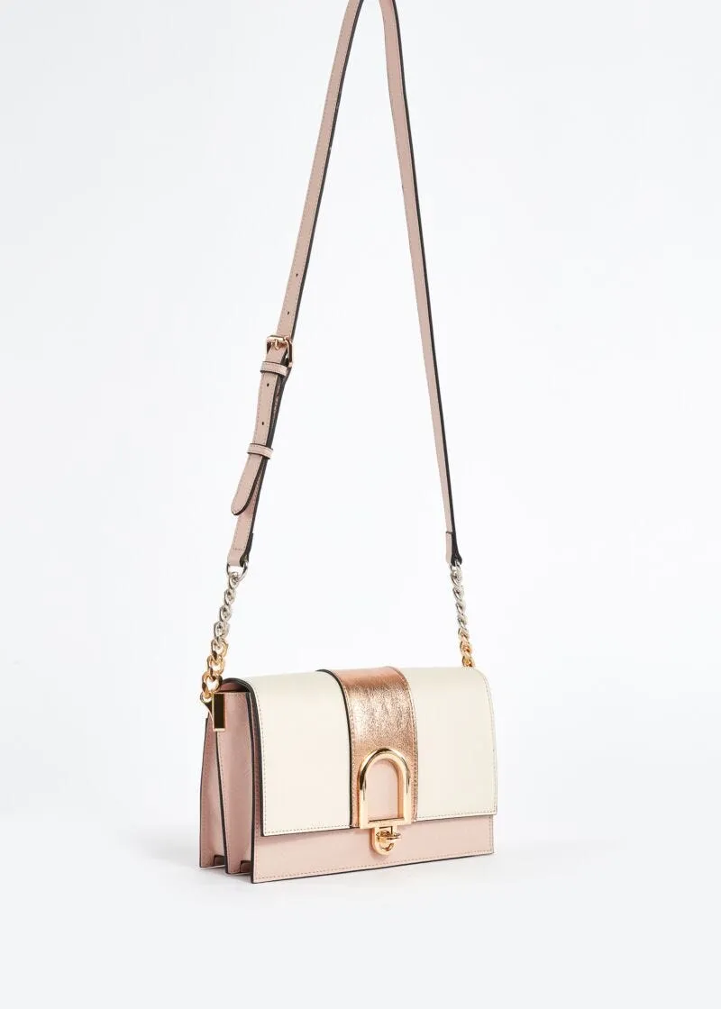 Crossbody in similpelle con patta