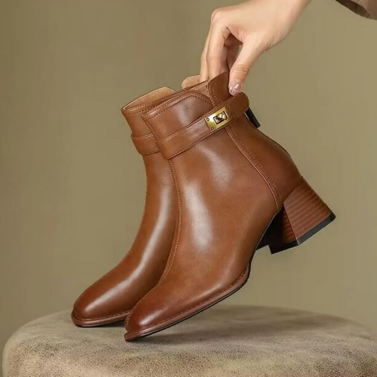 Donne Caviglia Tacchi Medi Stivali Chelsea Scarpe Grosse Punta Quadrata Vestito Da Partito Goth Pompe Scarpe Inverno 2023 New Fa
