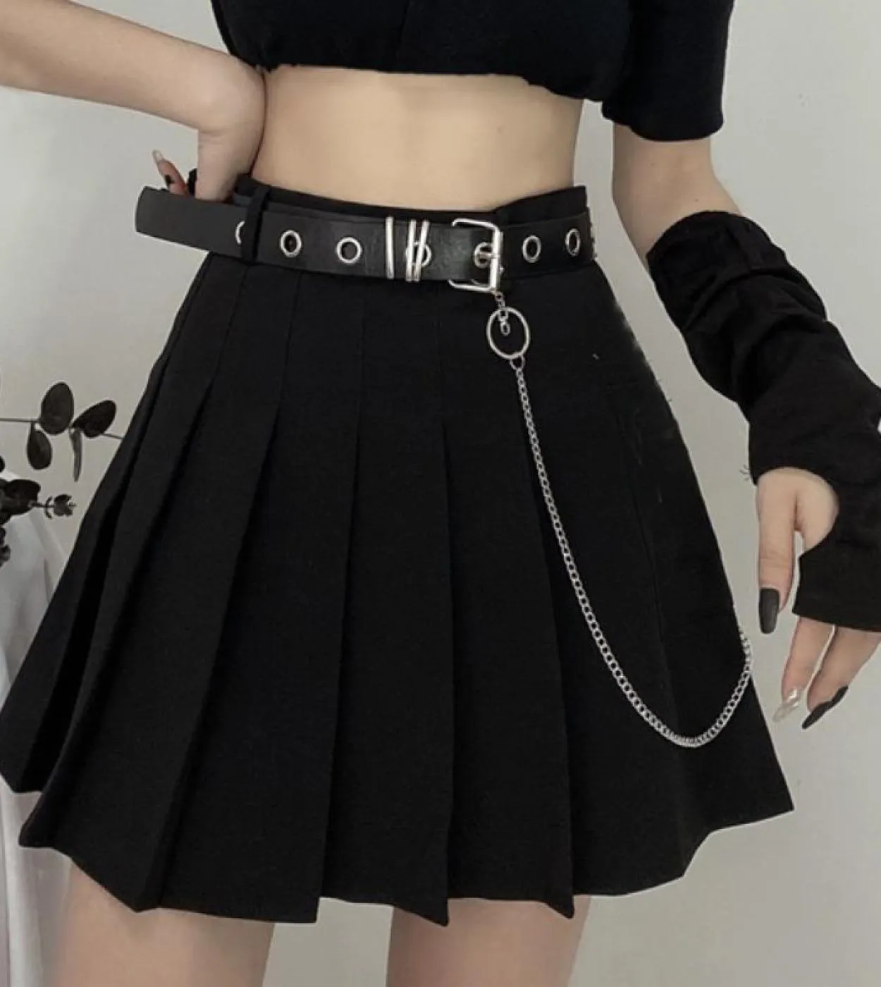 Gonna a pieghe nera con cintura a catena Punk Rock Girl Cheerleading Minigonna con cintura Alt Women Egirl Outfit Gonne