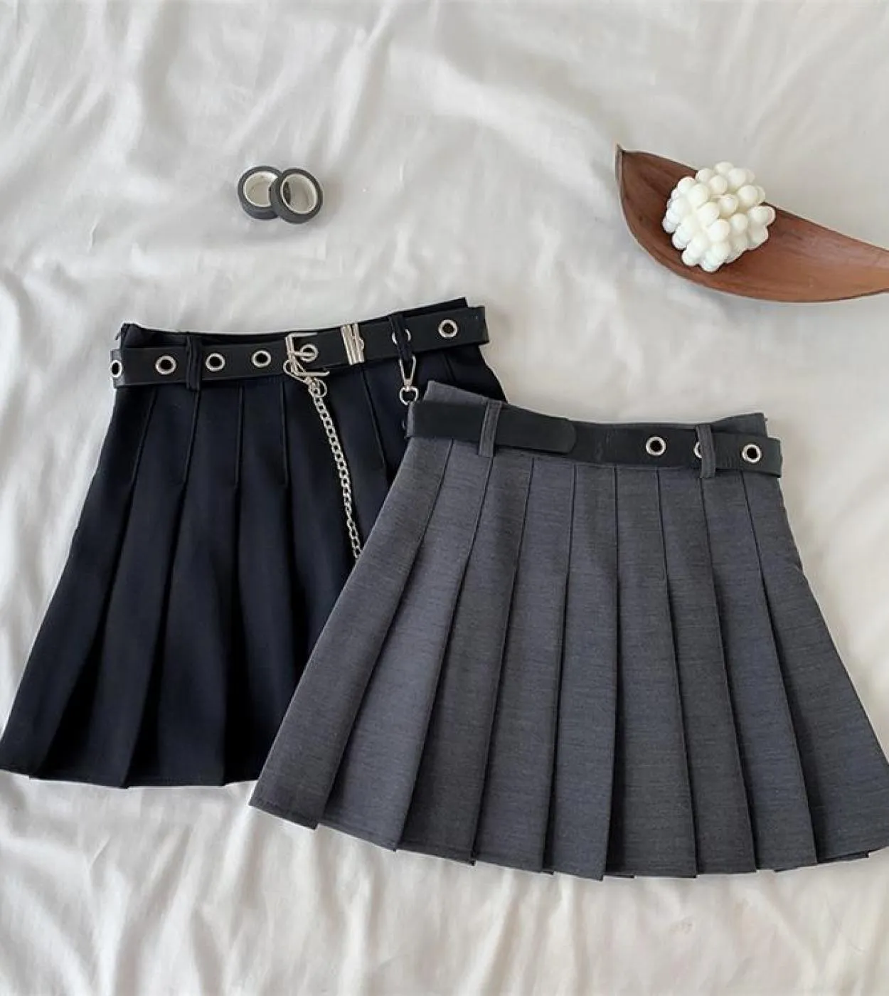 Gonna a pieghe nera con cintura a catena Punk Rock Girl Cheerleading Minigonna con cintura Alt Women Egirl Outfit Gonne