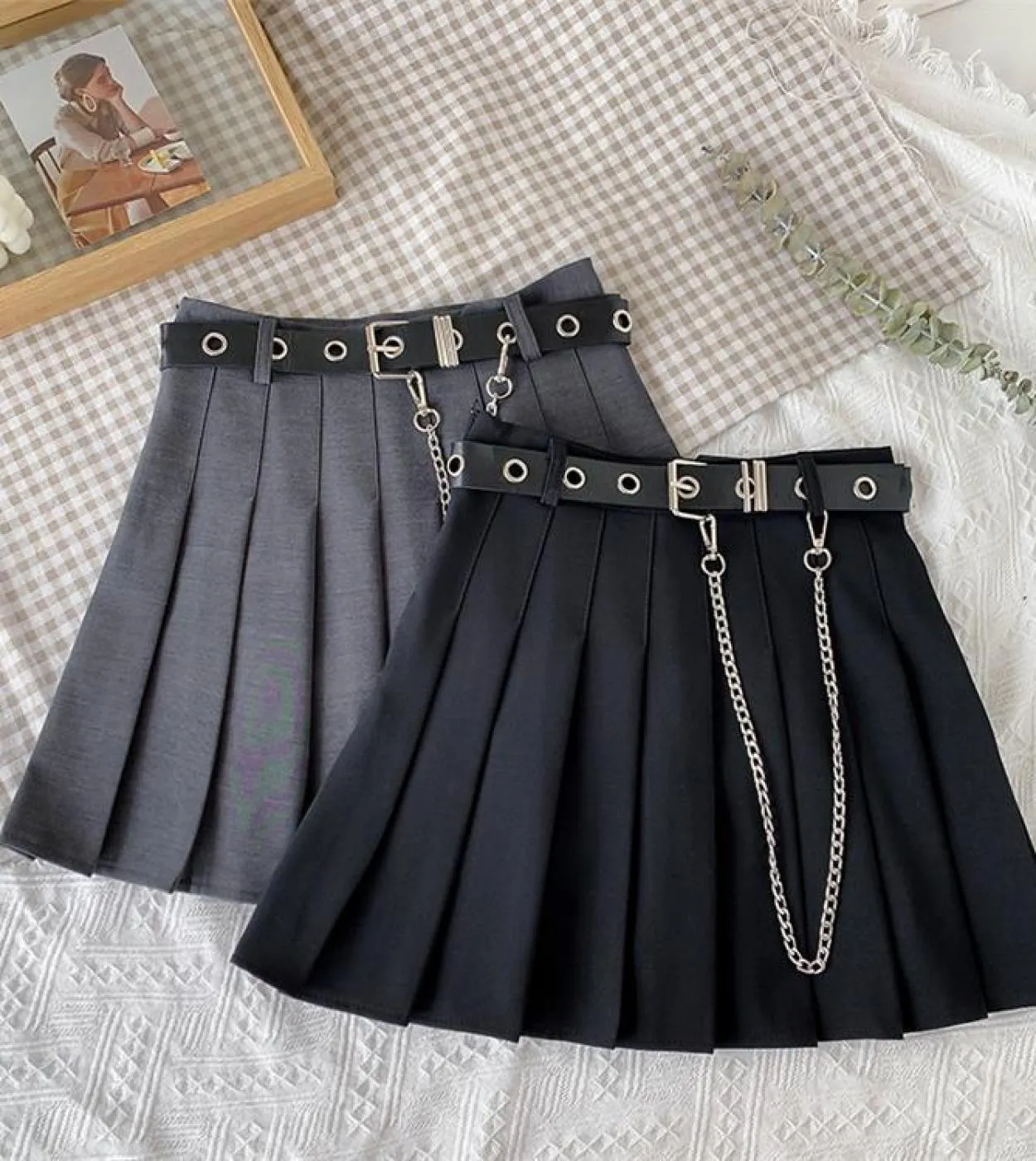 Gonna a pieghe nera con cintura a catena Punk Rock Girl Cheerleading Minigonna con cintura Alt Women Egirl Outfit Gonne