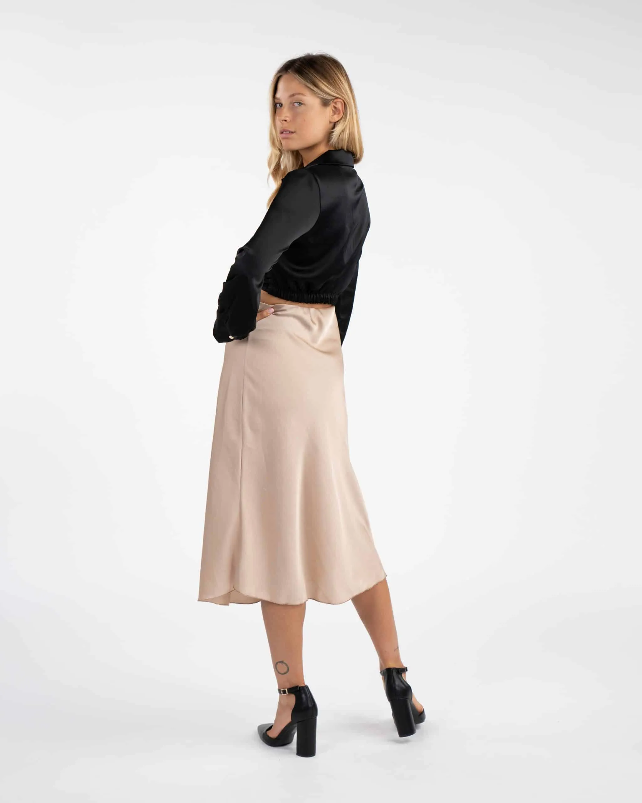 Maglia con nodo - NERO
