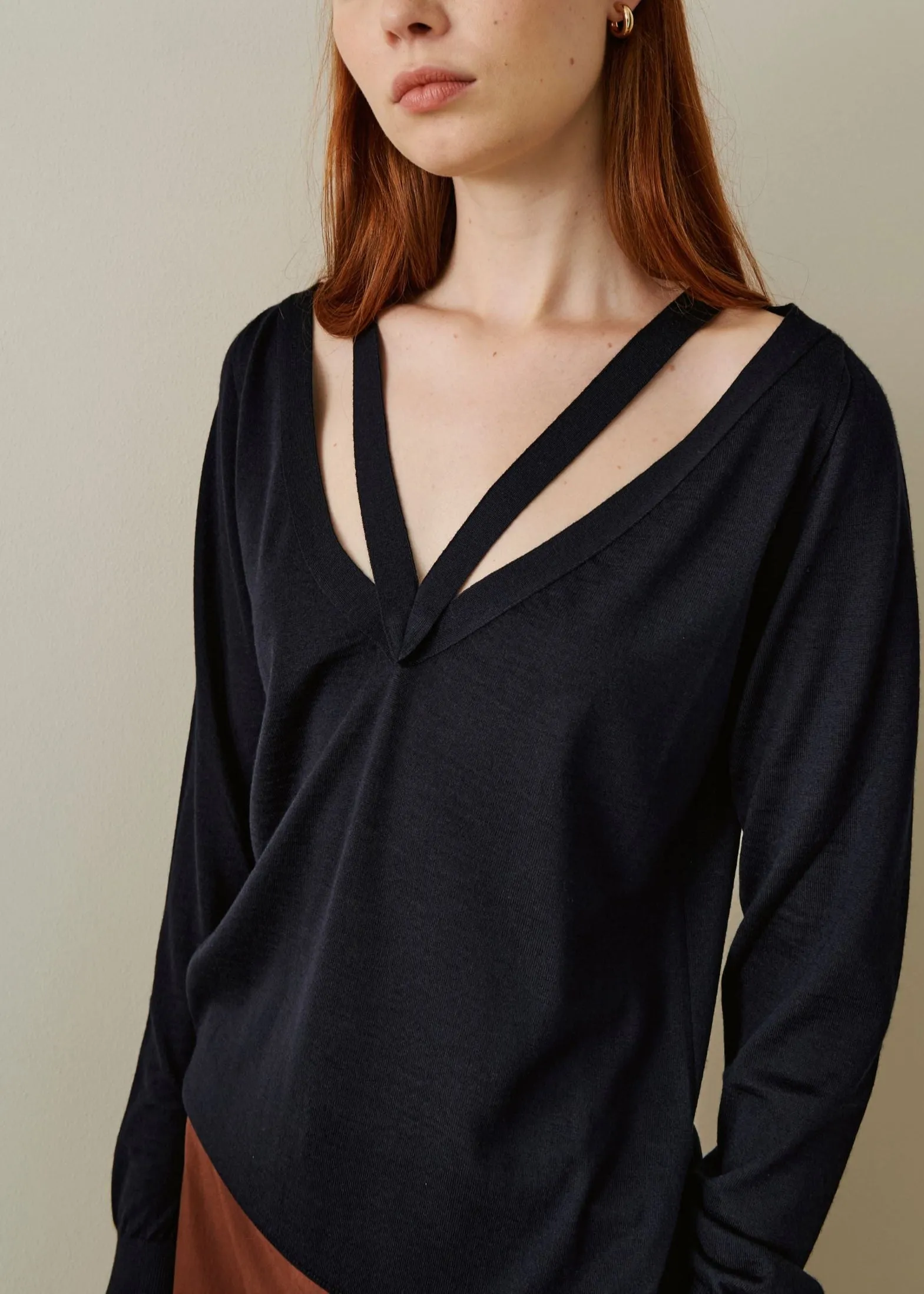 Maglia scollo V in cashmere e seta