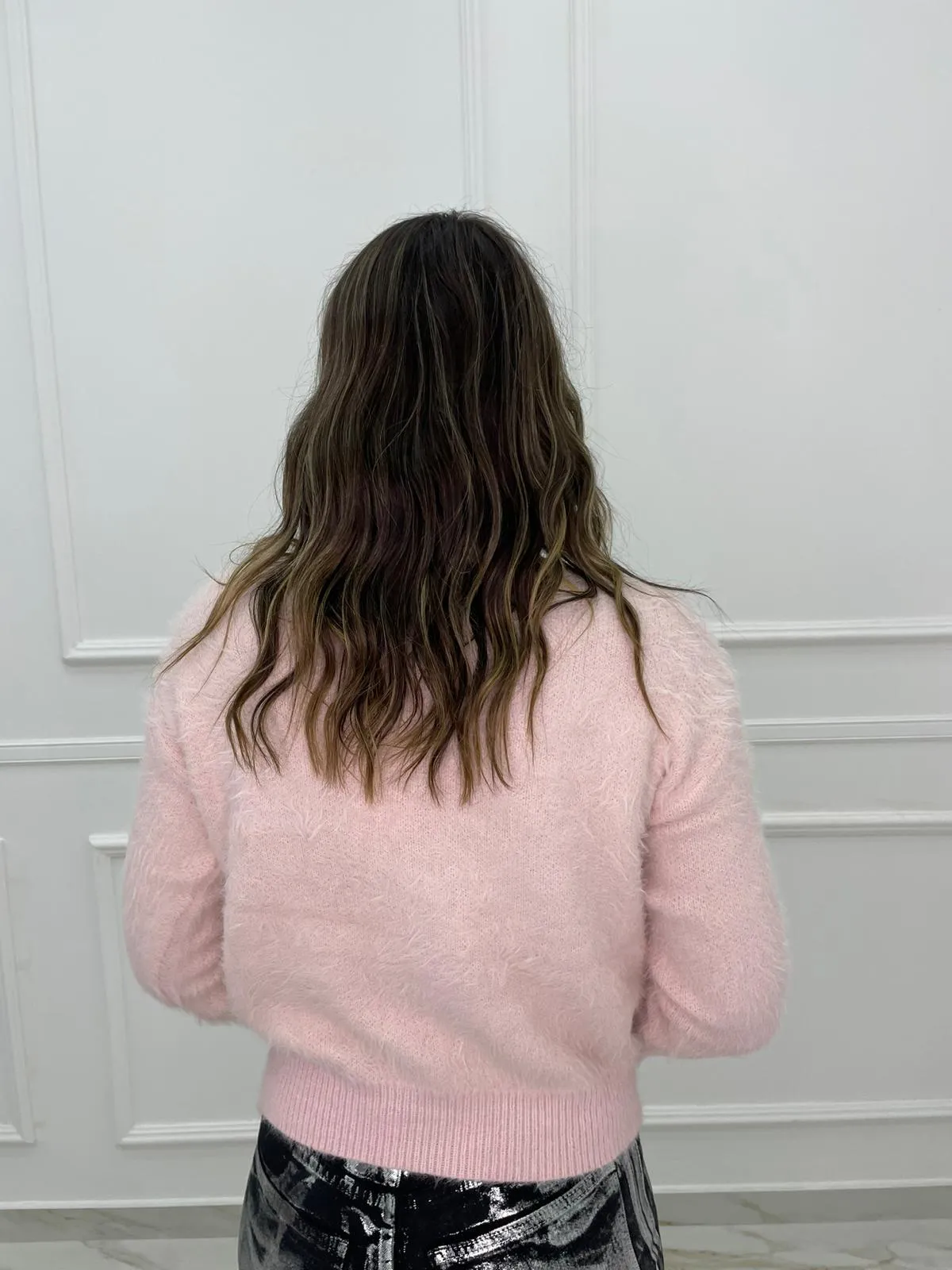 Maglione in pelo con pietre colorate