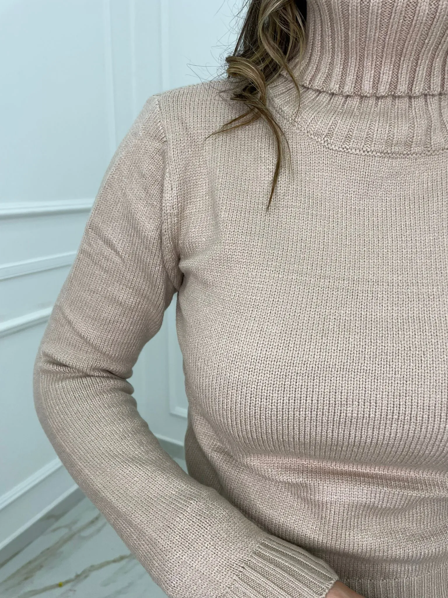 Maglione tinta unita collo alto
