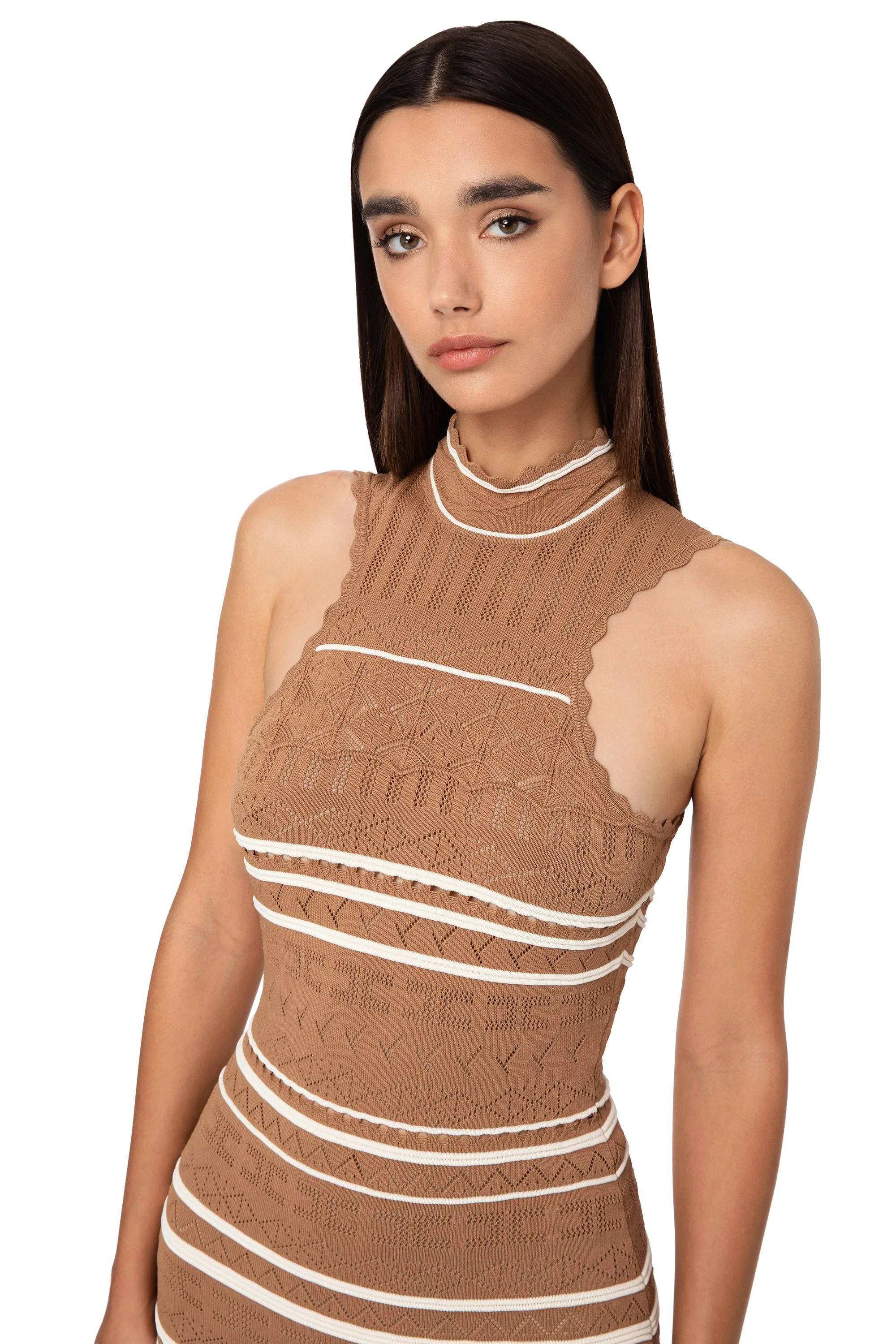 Miniabito crochet con collo alto