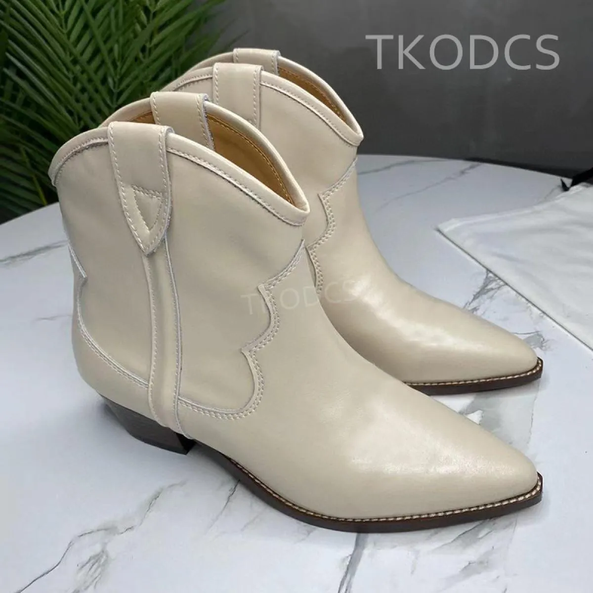Nuove donne stivali da cowboy donna autunno inverno moda stivaletti corti in vera pelle moda punta a punta tacco medio design da