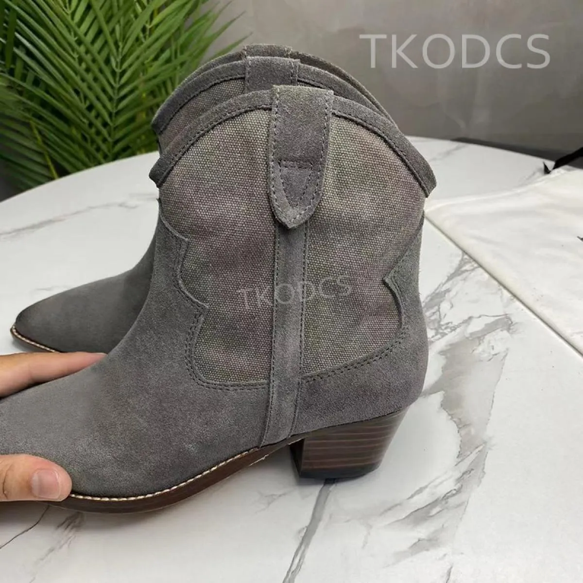 Nuove donne stivali da cowboy donna autunno inverno moda stivaletti corti in vera pelle moda punta a punta tacco medio design da