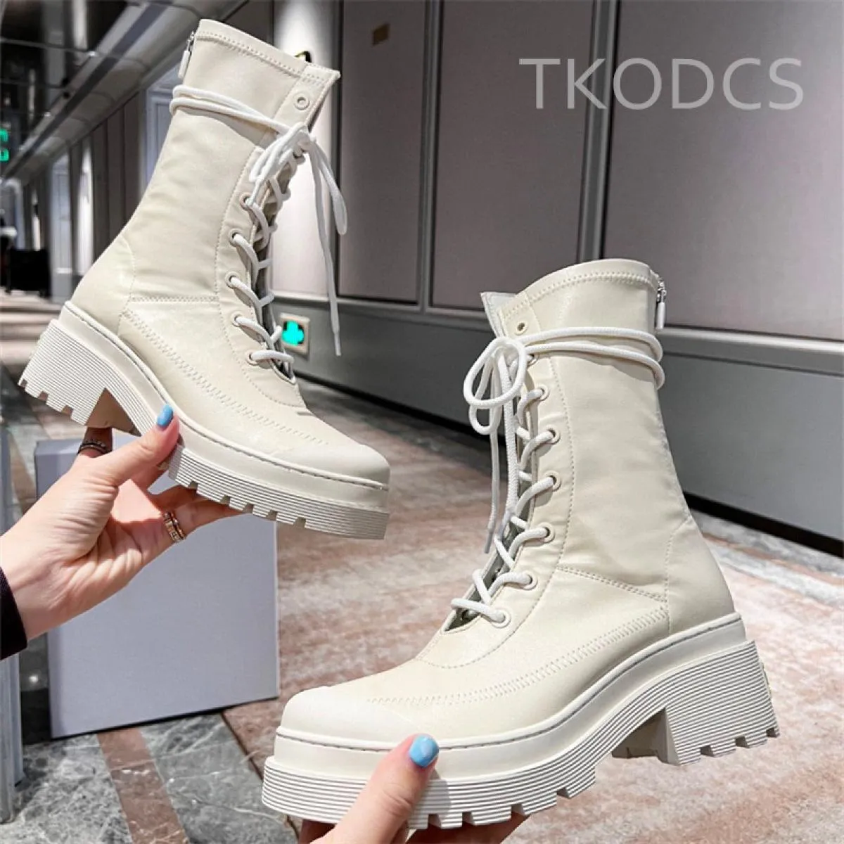 Nuovi stivaletti con tacco in vera pelle punk zip con plateau incrociato stivali alti da donna stivali da moto punta tonda autun