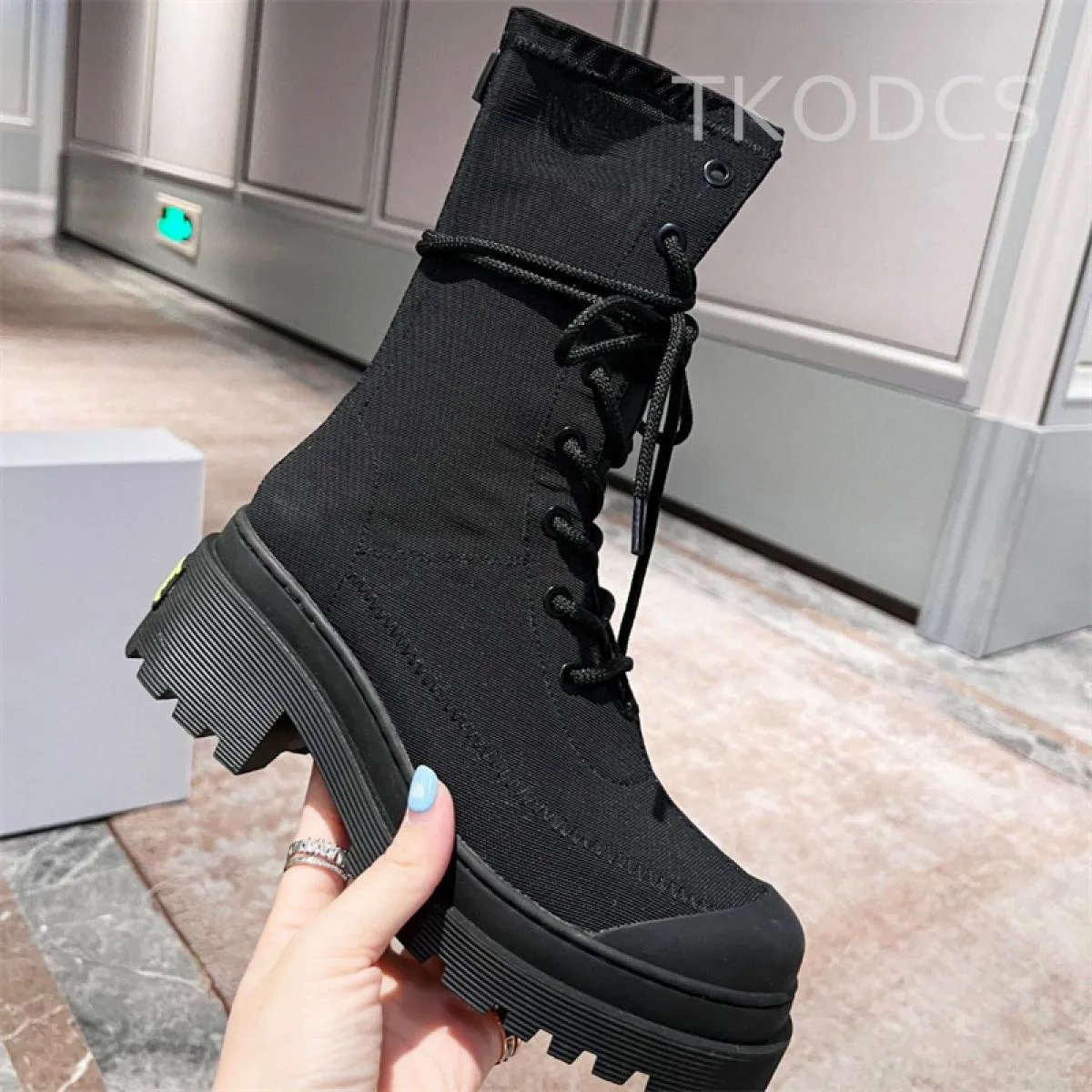 Nuovi stivaletti con tacco in vera pelle punk zip con plateau incrociato stivali alti da donna stivali da moto punta tonda autun
