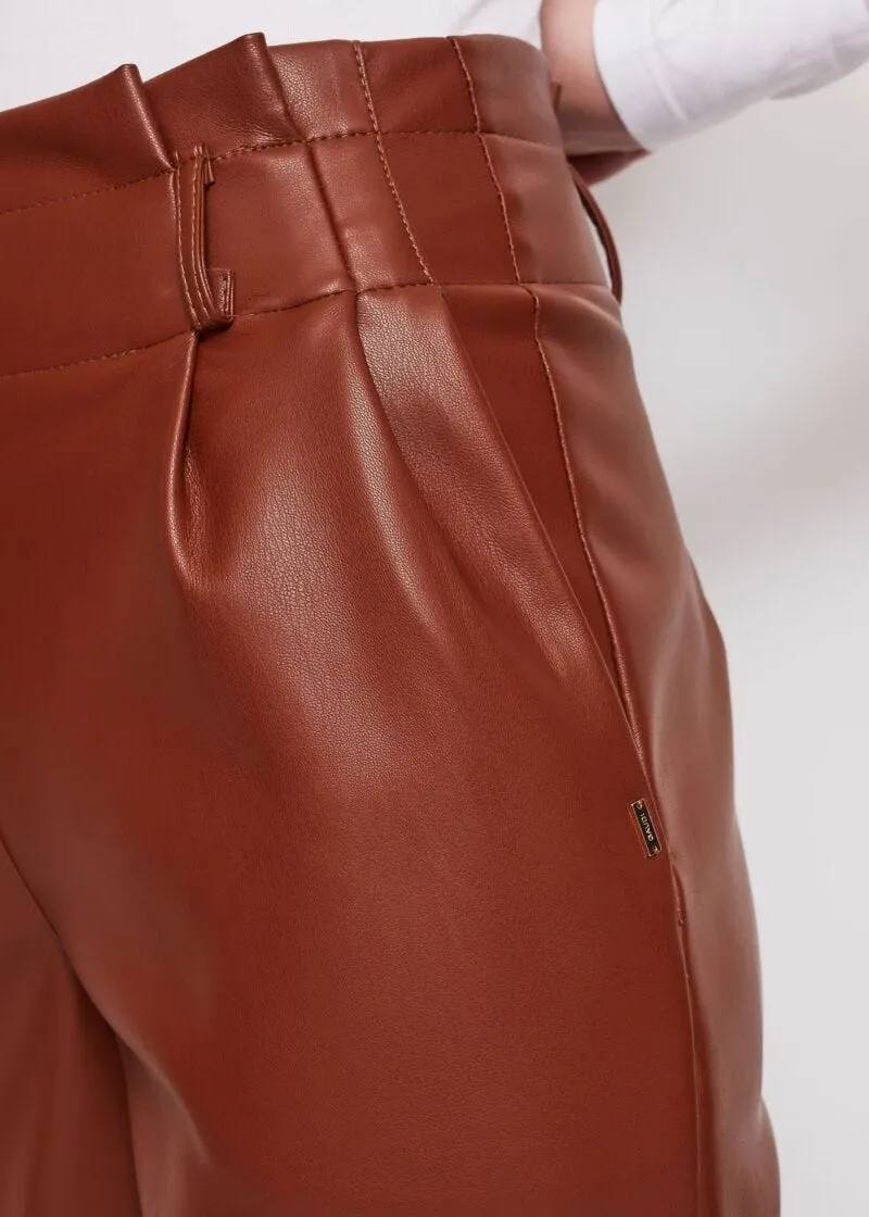 Pantaloni cropped in simil pelle
