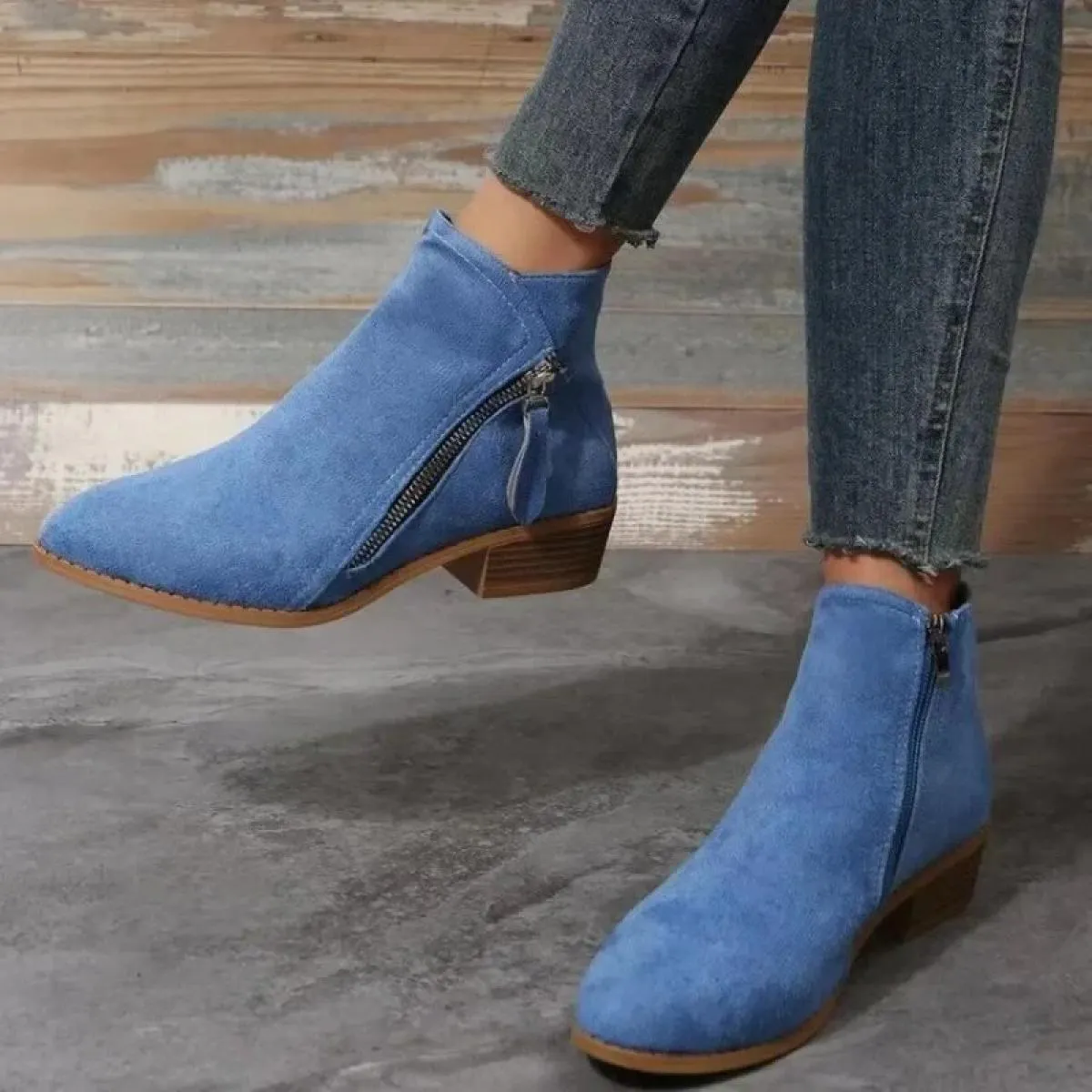 Scarpe da donna in vendita 2024 Nuova cerniera Tacco quadrato Scarpe da donna Moda Casual Stivaletti a punta Solid Pu Grandi sti