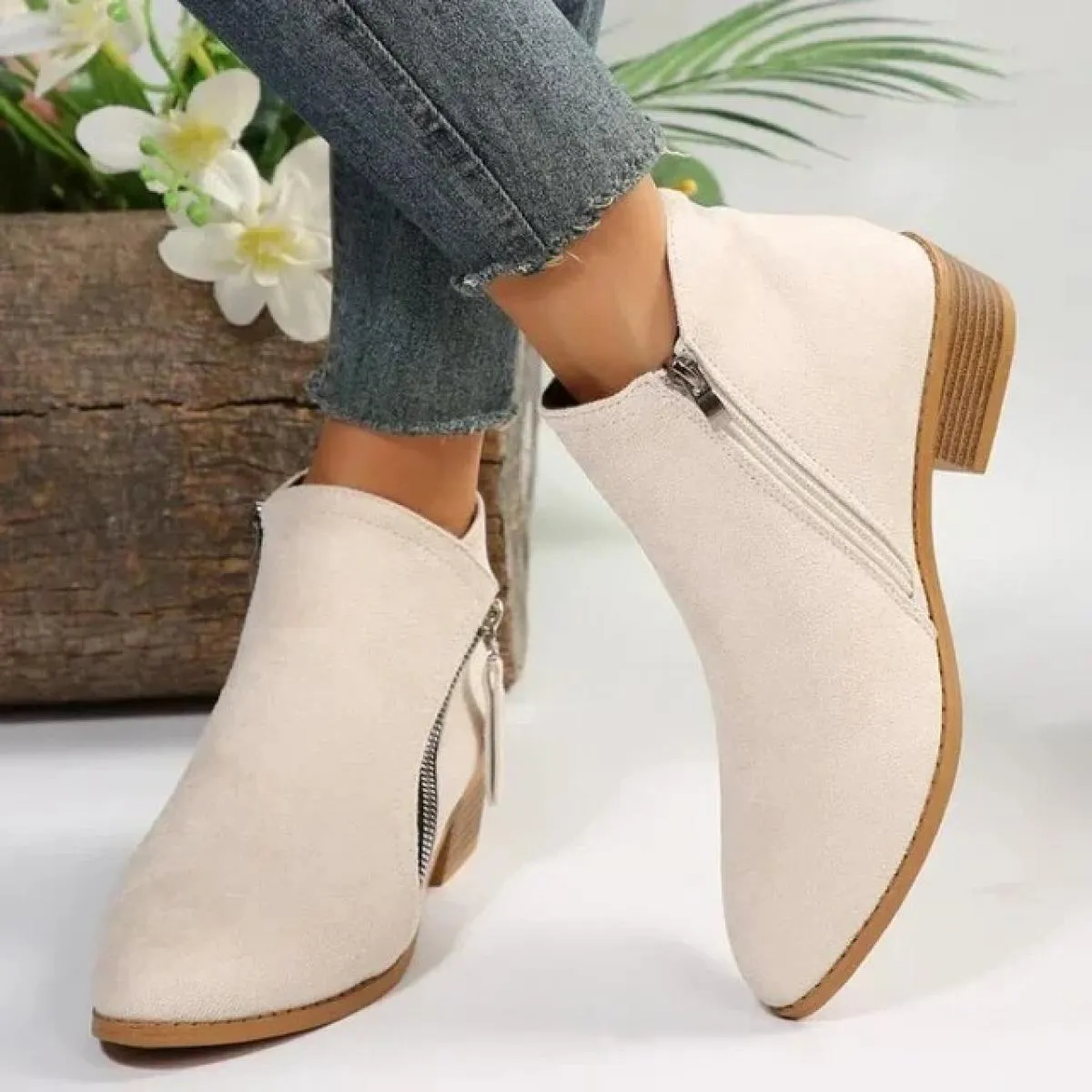 Scarpe da donna in vendita 2024 Nuova cerniera Tacco quadrato Scarpe da donna Moda Casual Stivaletti a punta Solid Pu Grandi sti