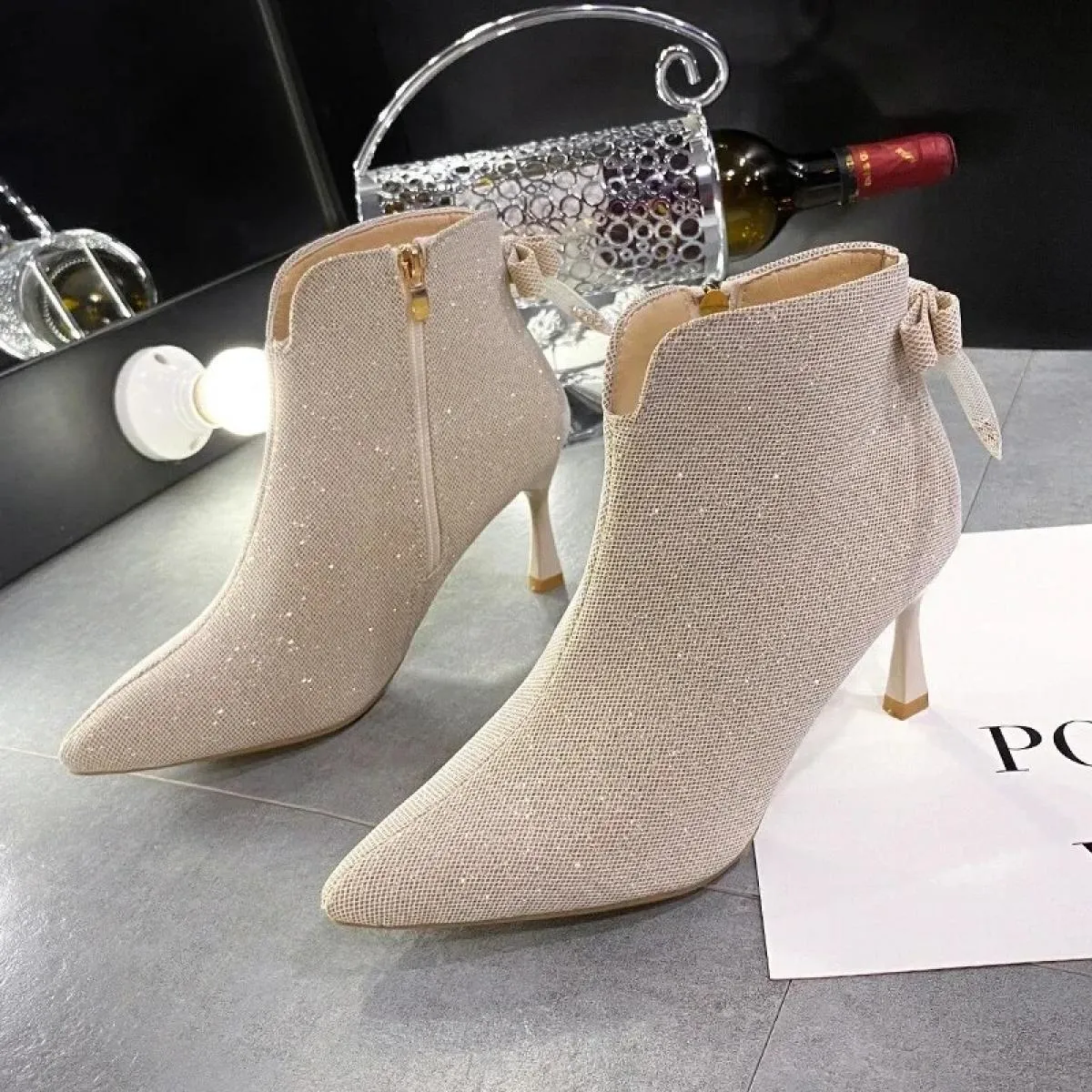 Stivaletti corti alla moda per tutte le partite Primavera e autunno da donna Nuovo stiletto con punta a punta Comodo stivale col