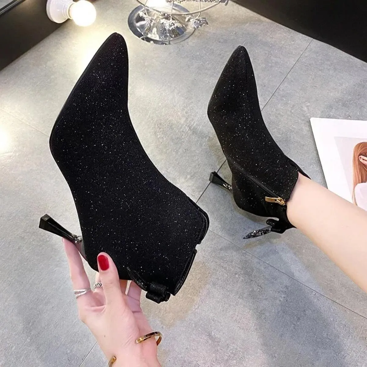 Stivaletti corti alla moda per tutte le partite Primavera e autunno da donna Nuovo stiletto con punta a punta Comodo stivale col