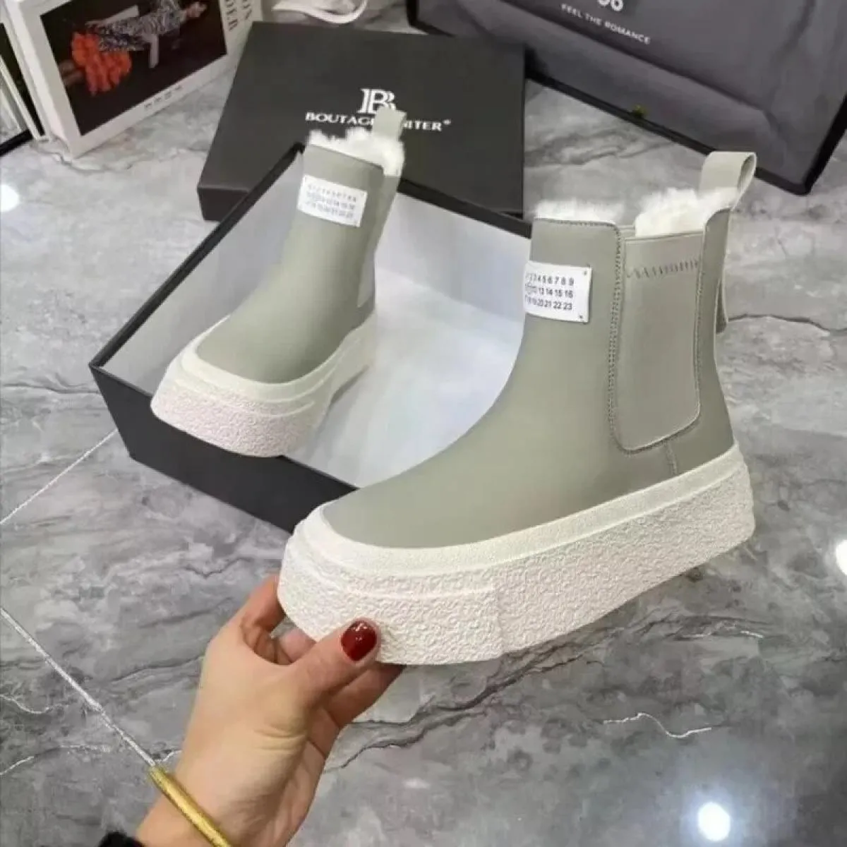 Stivaletti da donna alla moda nuovi invernali tacco piatto stivali da neve da donna a testa tonda caldi scarpe casual in peluche