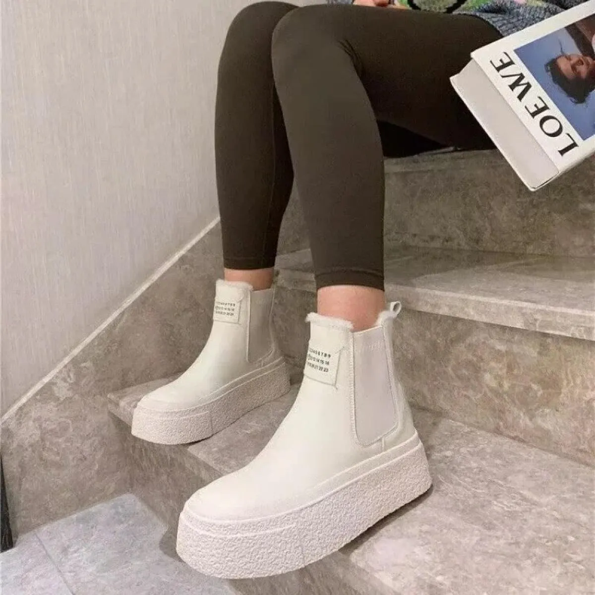Stivaletti da donna alla moda nuovi invernali tacco piatto stivali da neve da donna a testa tonda caldi scarpe casual in peluche