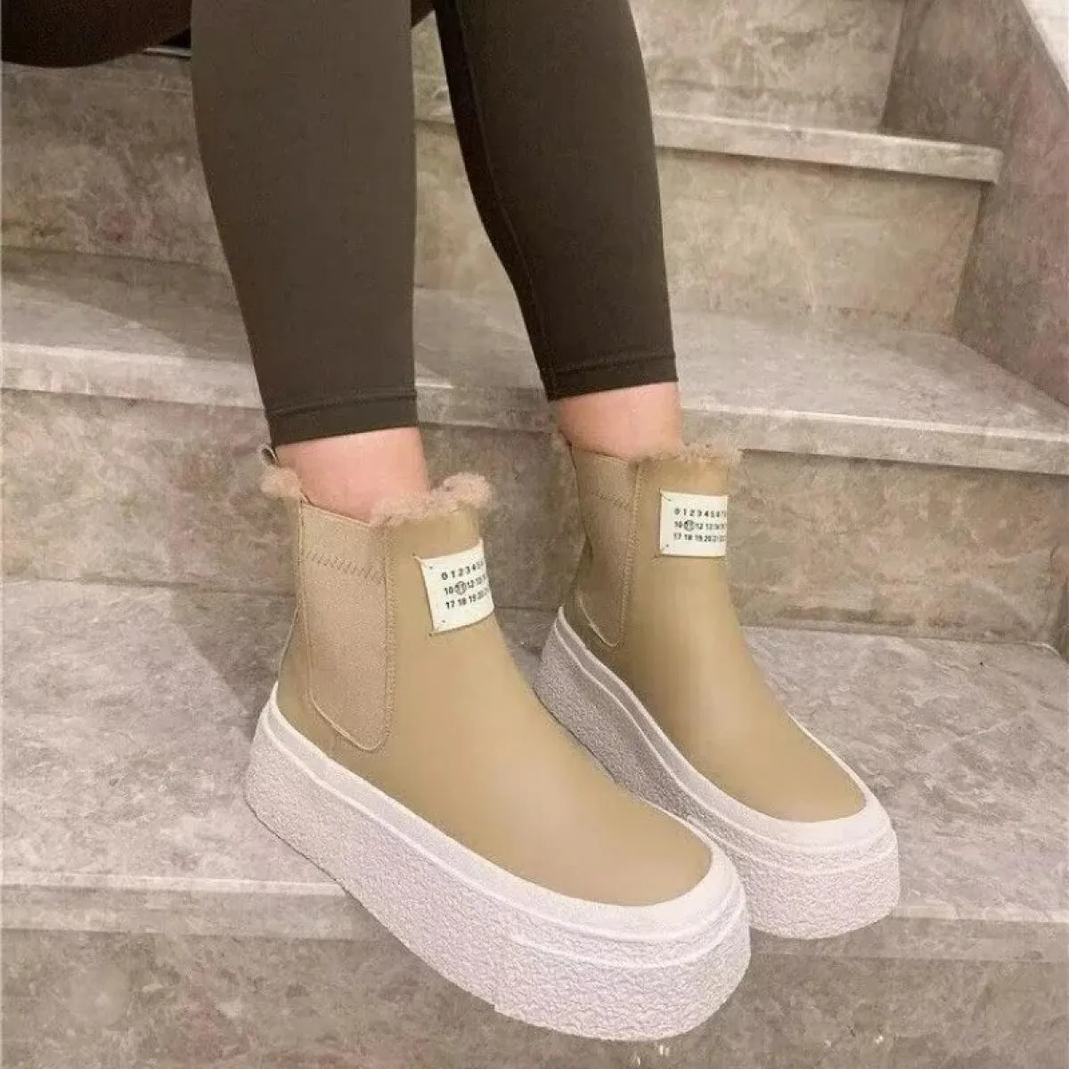 Stivaletti da donna alla moda nuovi invernali tacco piatto stivali da neve da donna a testa tonda caldi scarpe casual in peluche