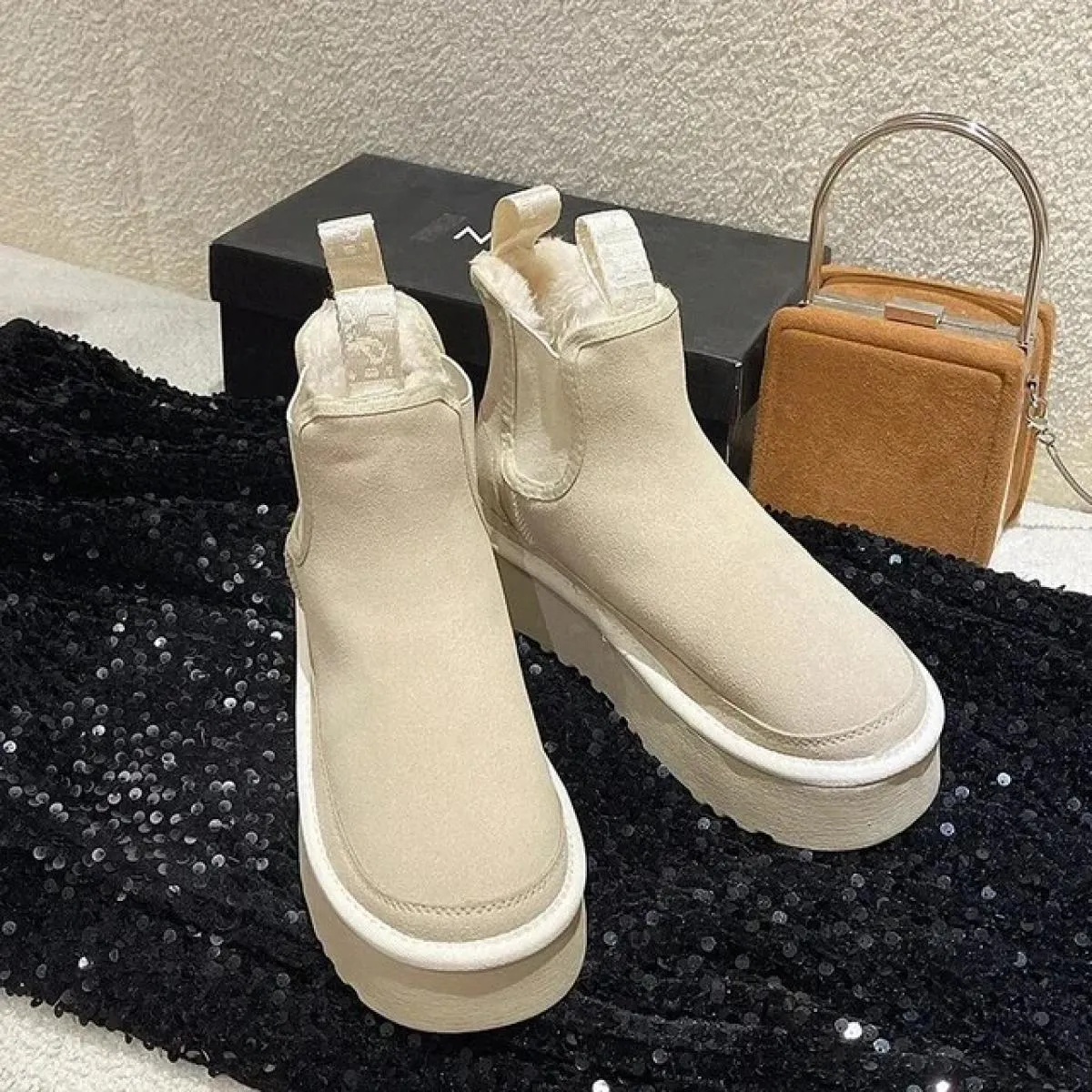Stivaletti da donna alla moda nuovi invernali tacco piatto stivali da neve da donna a testa tonda caldi scarpe casual in peluche