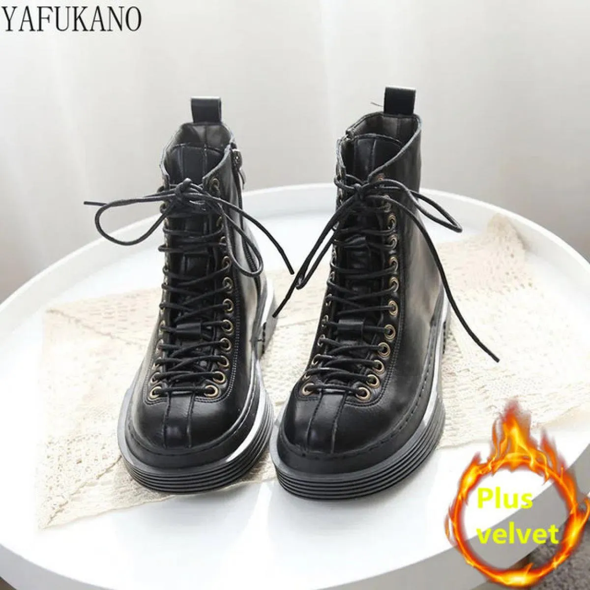 Stivali da donna con suola spessa stile britannico Stivali da moto Fatti a mano Mori Girl Stivaletti caldi in pelliccia Casual S
