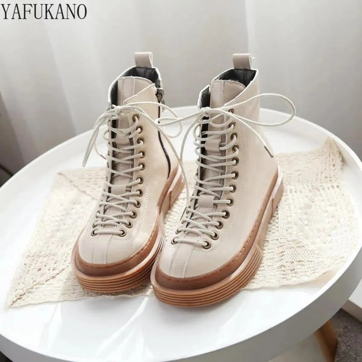 Stivali da donna con suola spessa stile britannico Stivali da moto Fatti a mano Mori Girl Stivaletti caldi in pelliccia Casual S