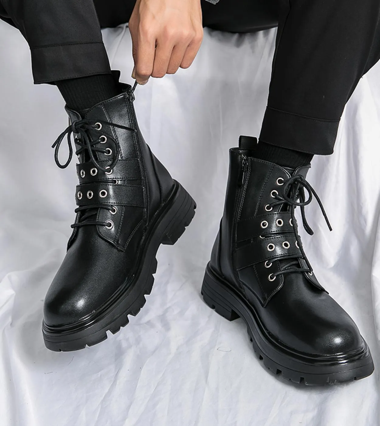Stivali da moto stile punk Stivali da cowboy da uomo Stivaletti Stivali di pelle Stivali di pelle moda Catena rivetto Marchio di