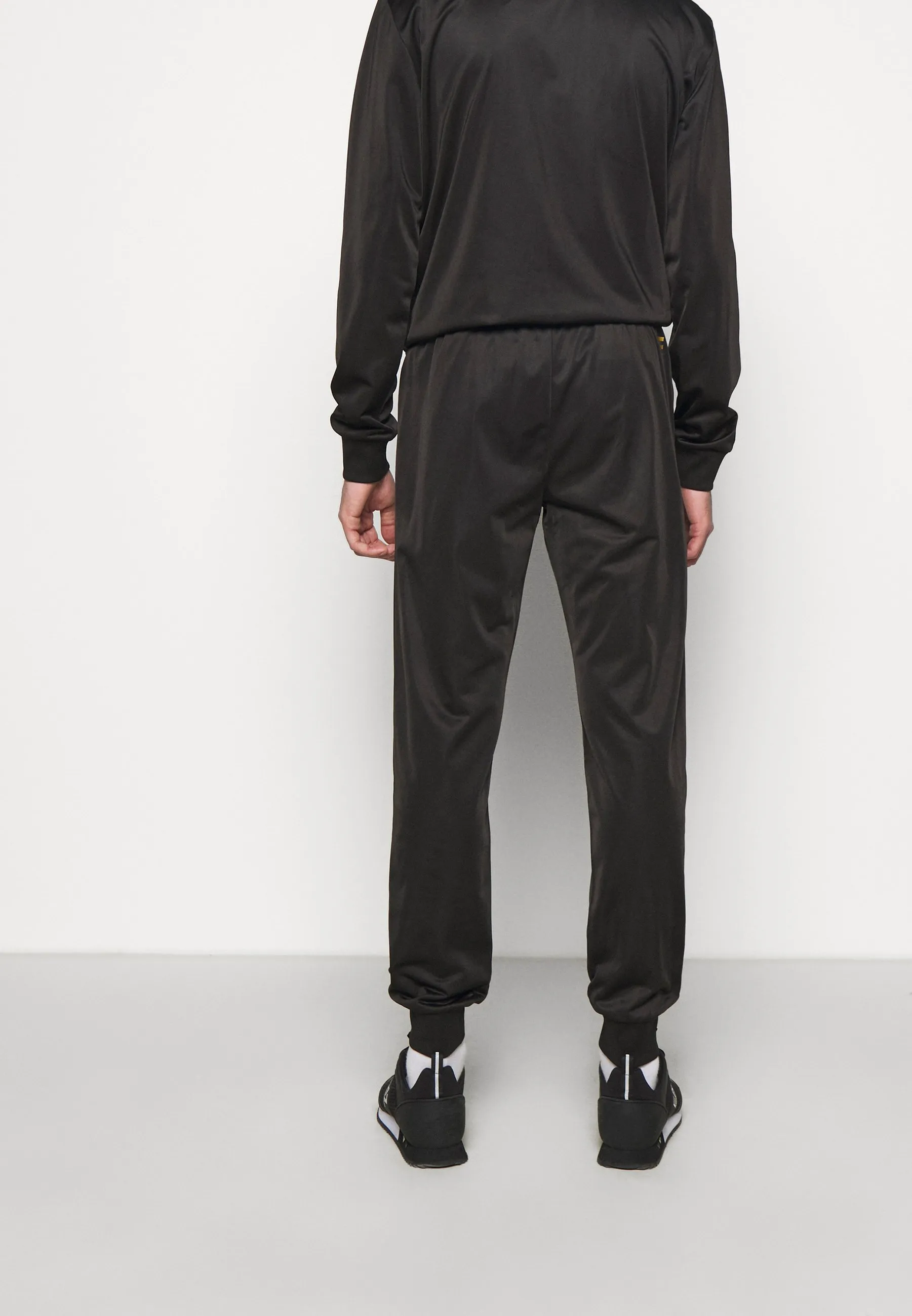 TRACKSUIT - Tuta