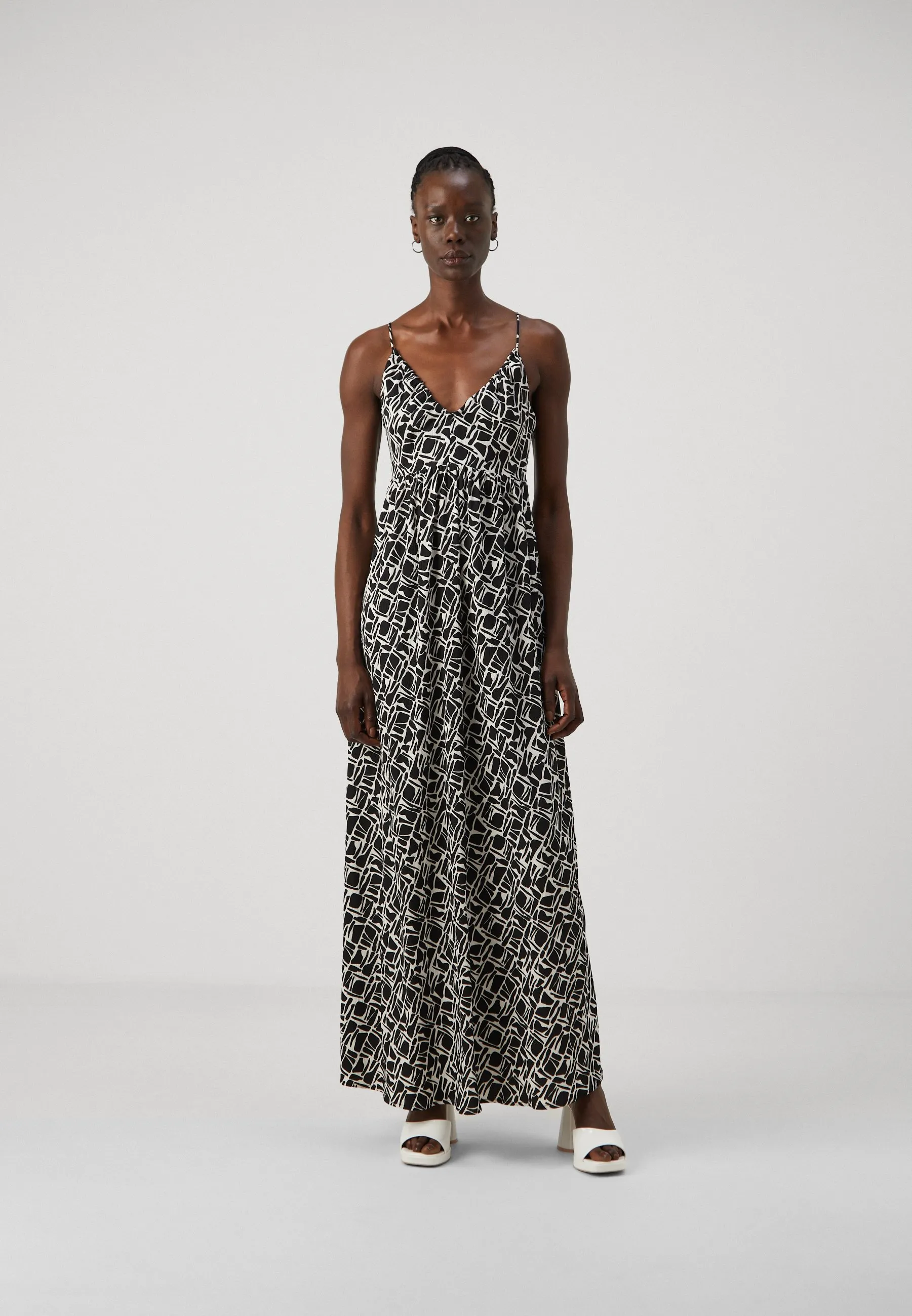 VMPAGE SINGLET V NECK DRESS - Vestito lungo