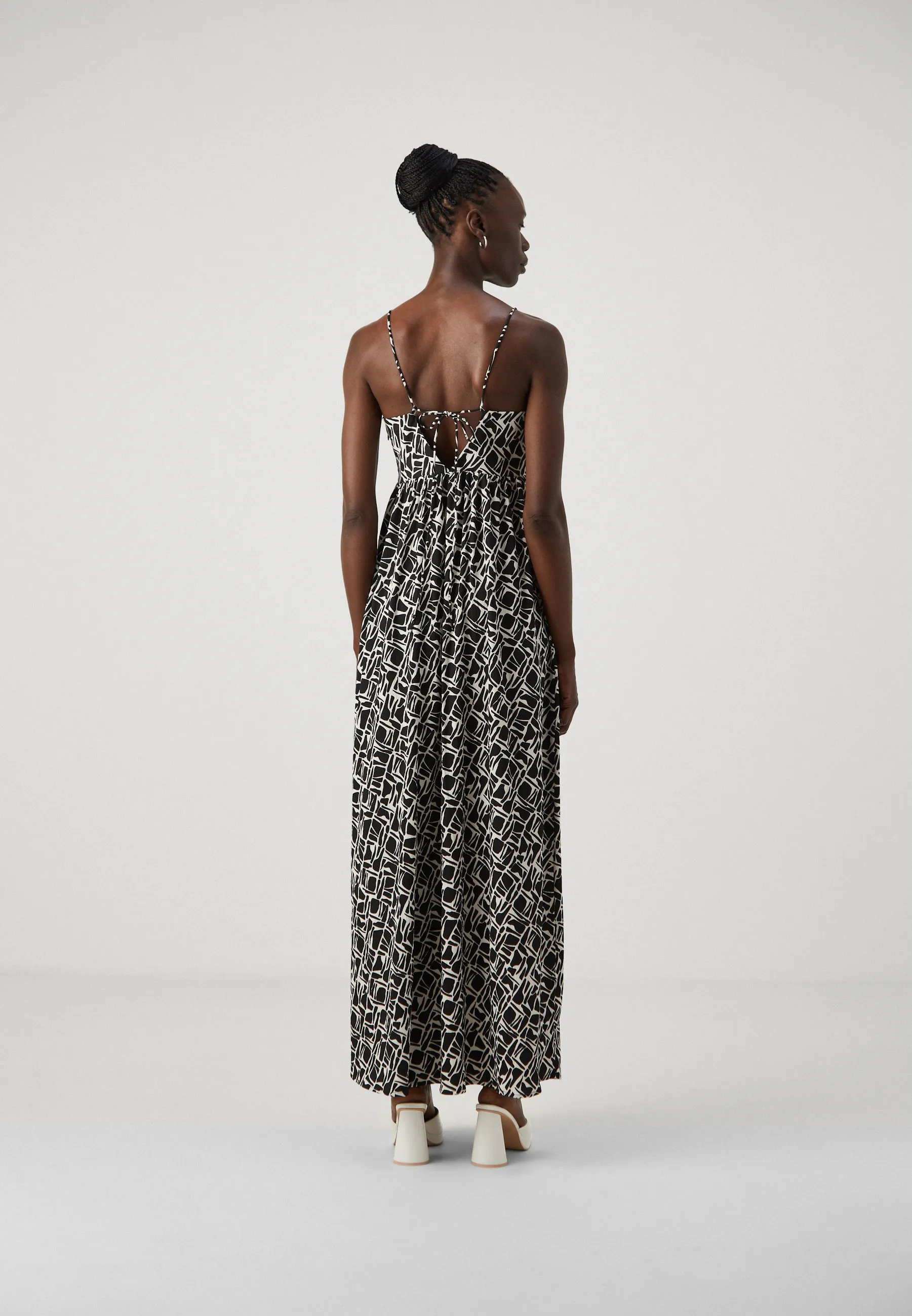 VMPAGE SINGLET V NECK DRESS - Vestito lungo